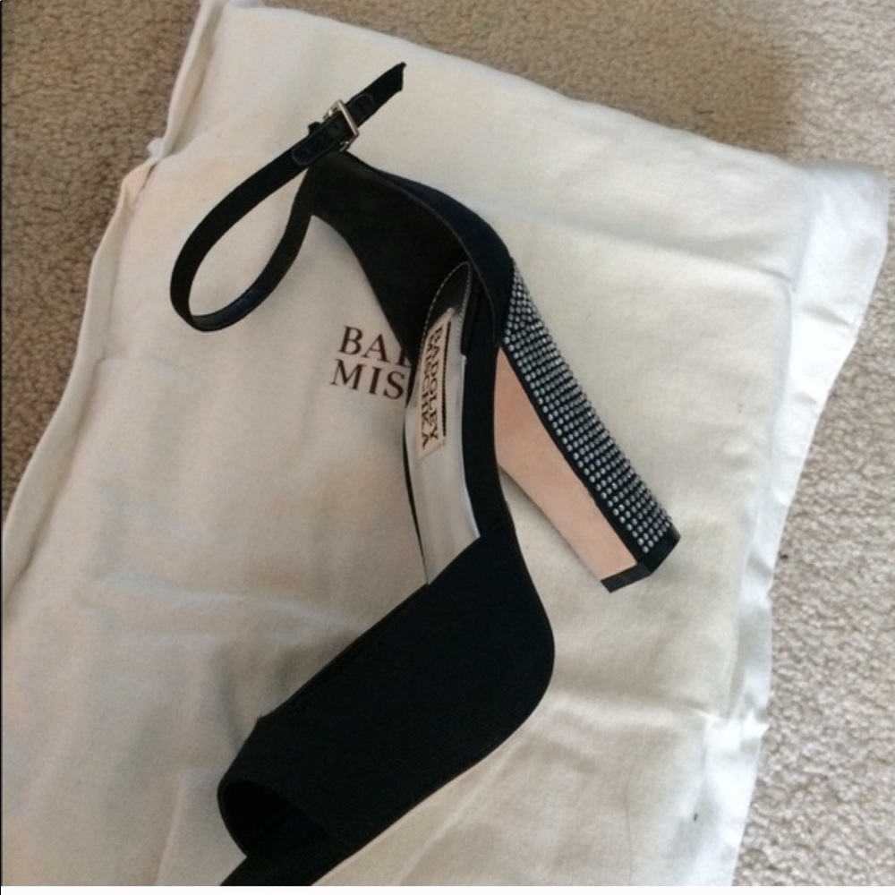 Badgley Mischka New size 6 black with sparkle